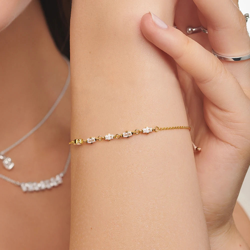 Modern Touch Link Bracelet